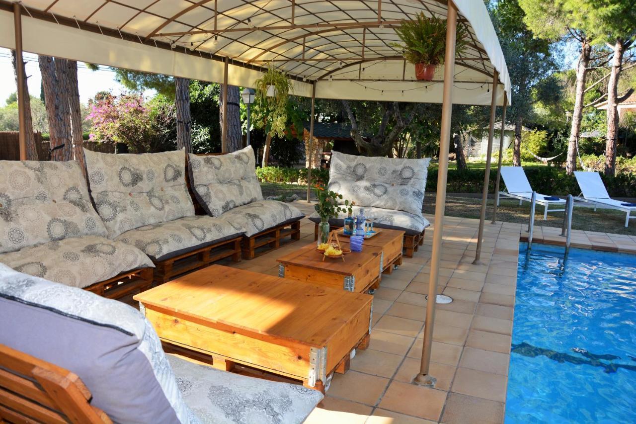 Villa Sitges El Ranch Amaizing Outdoor Areas Beaches at 10 minutes walk Sitges at 15 min drive AC Pool XXL Calafell Exterior foto