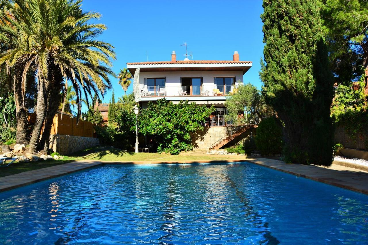 Villa Sitges El Ranch Amaizing Outdoor Areas Beaches at 10 minutes walk Sitges at 15 min drive AC Pool XXL Calafell Exterior foto