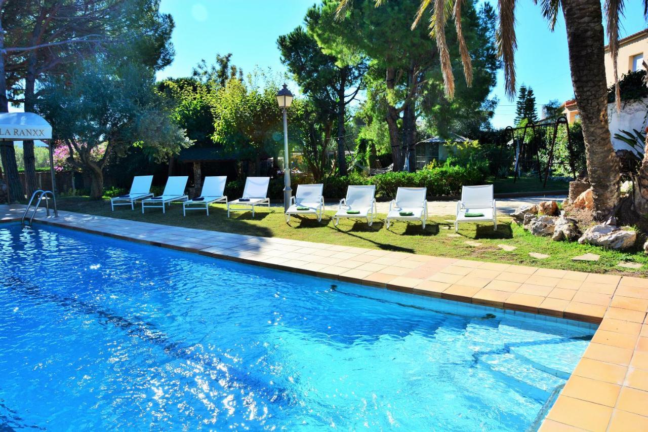 Villa Sitges El Ranch Amaizing Outdoor Areas Beaches at 10 minutes walk Sitges at 15 min drive AC Pool XXL Calafell Exterior foto